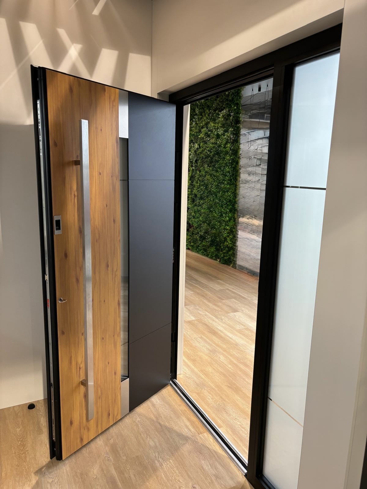 4b334441-6204-491b-af44-cf07ad3d0ec9_2